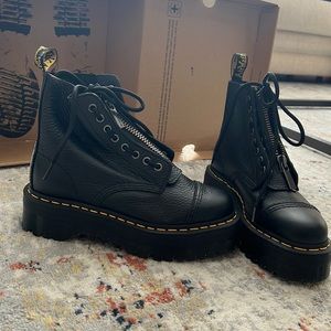 Dr. Martens womens SINCLAIR Black US 8